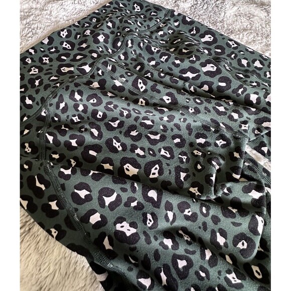 FABLETICS leggings Define PowerHold High-Waisted 7/8 Leopard Green - Picture 6 of 6